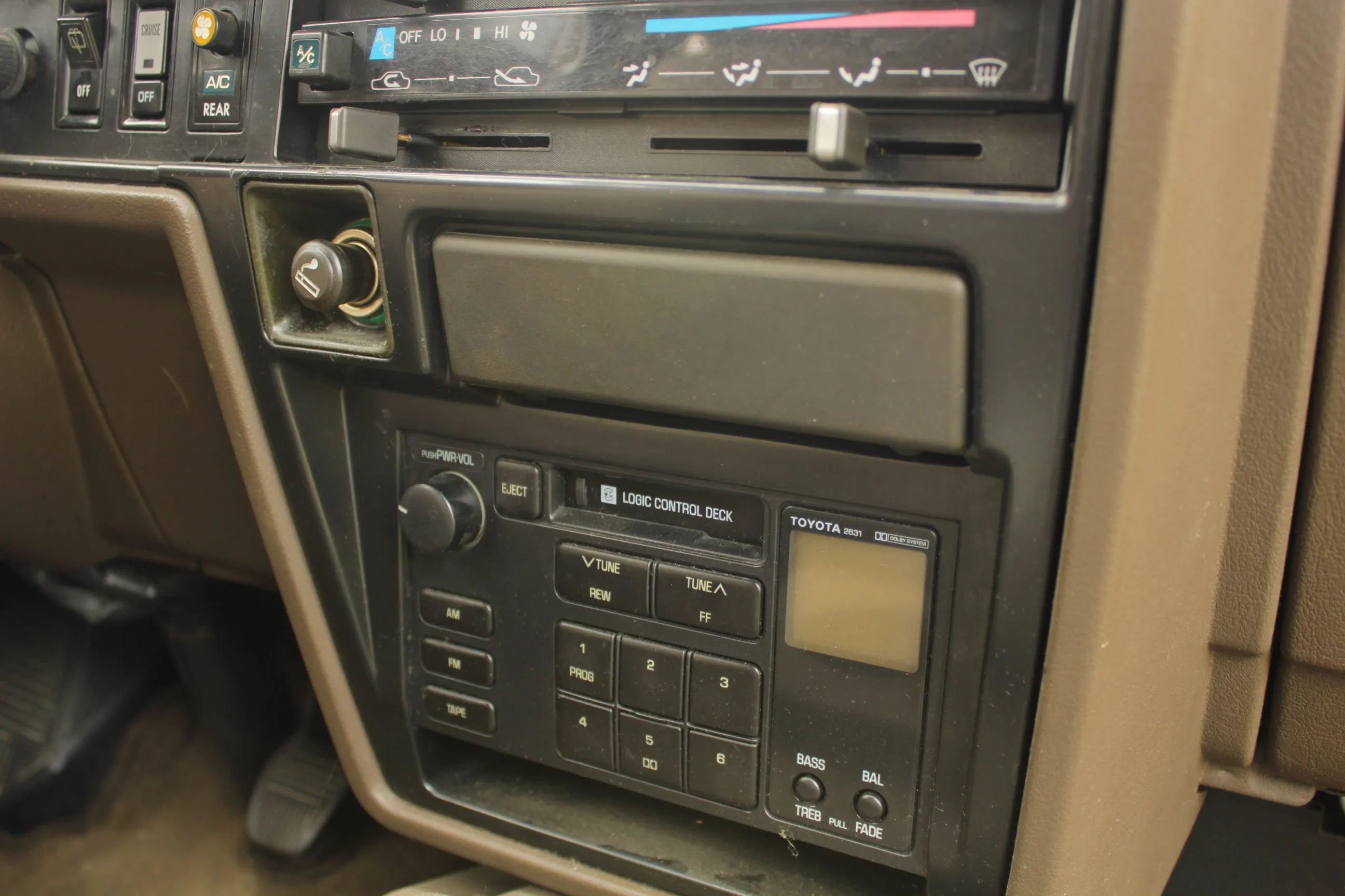 1989 Toyota Van Wagon - Vintage Camper Space Cruiser - Original Dual Sunroofs